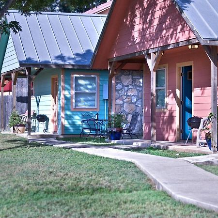 Blanco Riverside Cottages 外观 照片